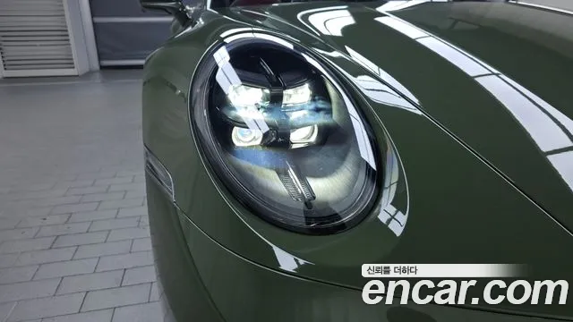Porsche 911 2025 thumb 10