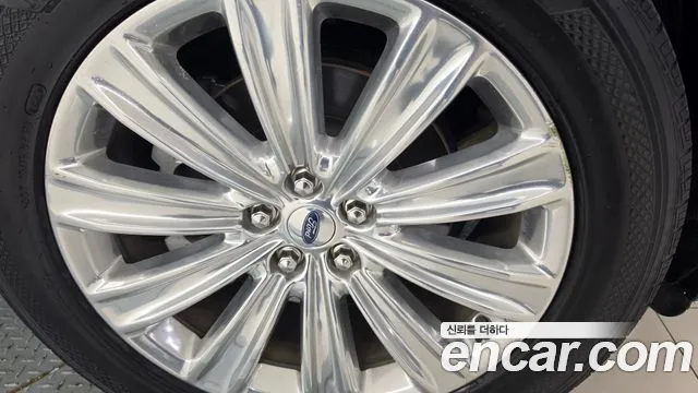 Ford Explorer 2021 thumb 5