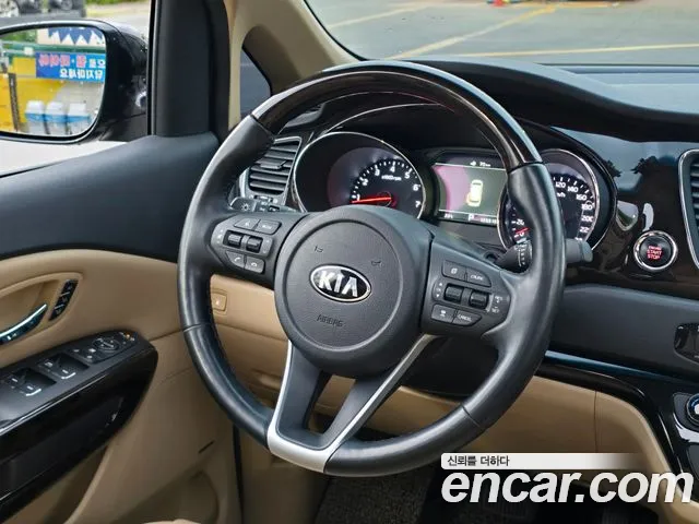Kia Carnival 2018 thumb 6