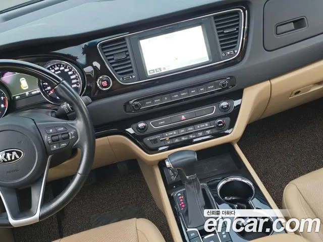 Kia Carnival 2018 thumb 7