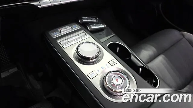 Genesis GV70 2022 thumb 9