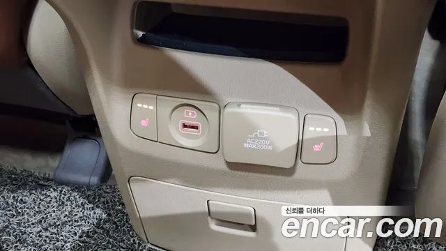 Kia Carnival 2017 thumb 8