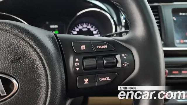 Kia Carnival 2017 thumb 11