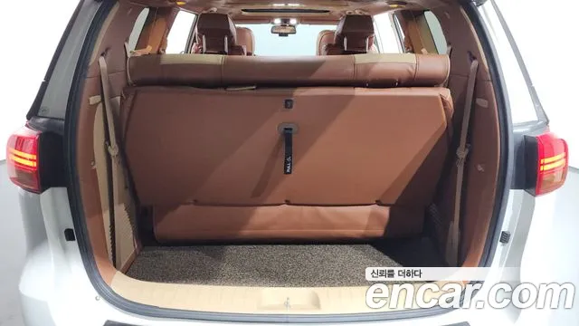 Kia Carnival 2017 thumb 9