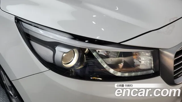 Kia Carnival 2017 thumb 12