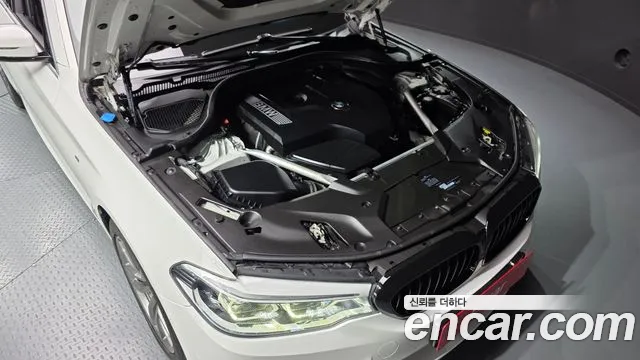 BMW 5 серии 2018 thumb 8