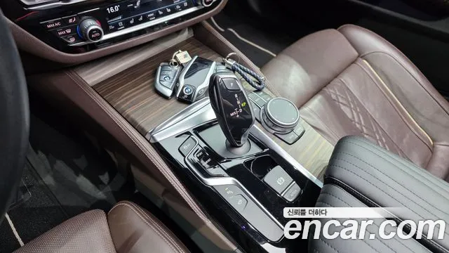 BMW 5 серии 2018 thumb 9