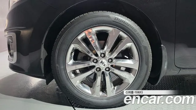Kia Carnival 2016 thumb 6