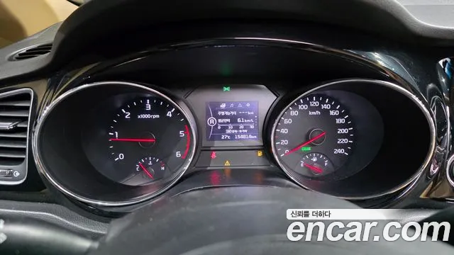 Kia Carnival 2016 thumb 5