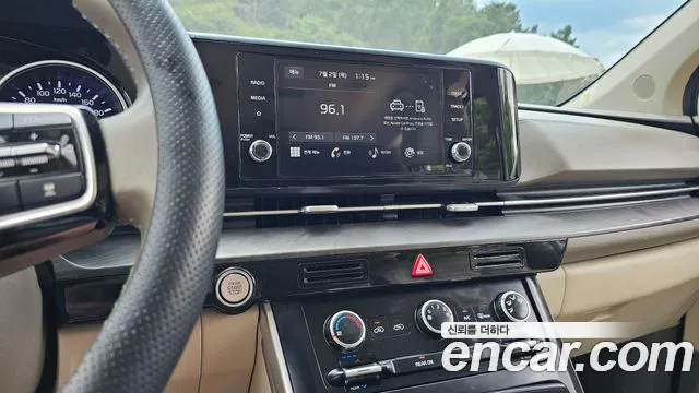 Kia Carnival 2022 thumb 4