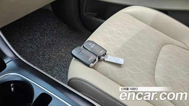 Kia Carnival 2022 thumb 2