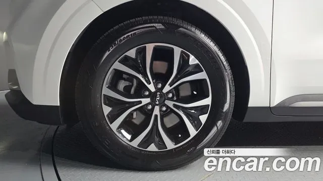 Kia Carnival 2021 thumb 5