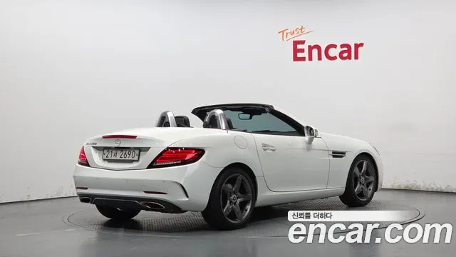 Mercedes-Benz SLC-Класс 2017 thumb 2