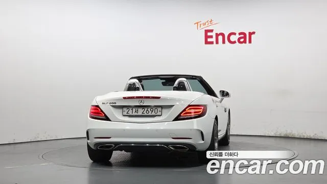 Mercedes-Benz SLC-Класс 2017 thumb 3