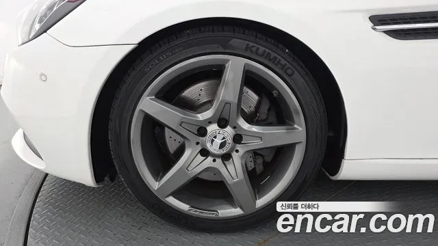 Mercedes-Benz SLC-Класс 2017 thumb 12