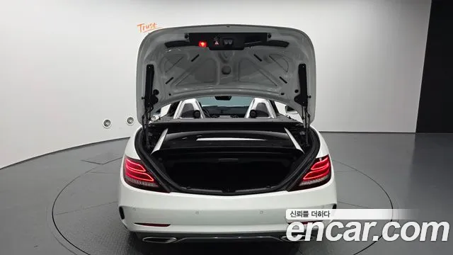 Mercedes-Benz SLC-Класс 2017 thumb 7