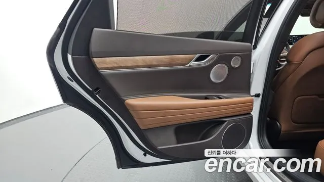 Genesis G80 2022 thumb 2