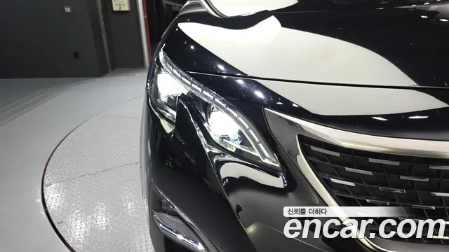 Peugeot 5008 2018 thumb 8