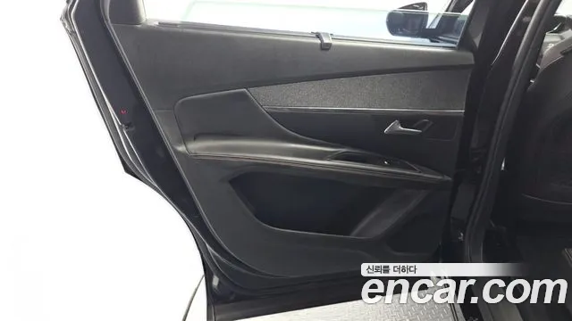 Peugeot 5008 2018 thumb 11