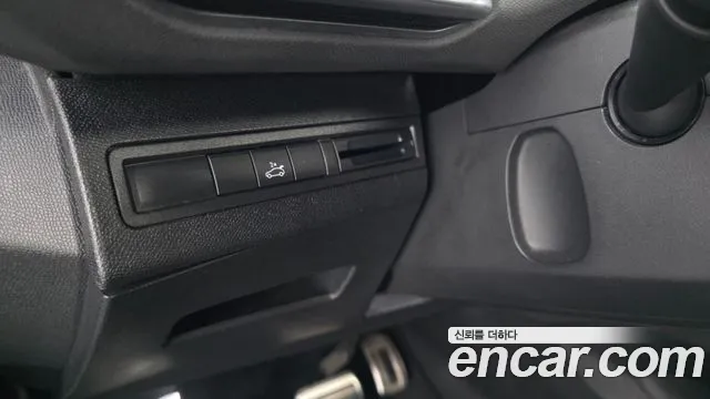 Peugeot 5008 2018 thumb 9
