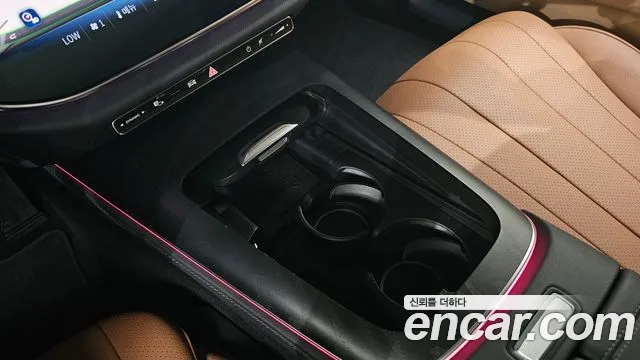 Mercedes-Benz E-Class 2025 thumb 6