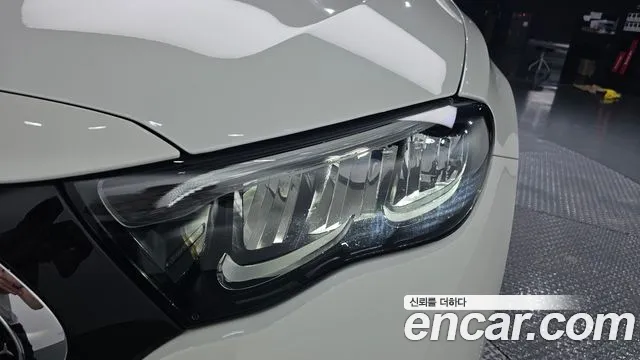 Mercedes-Benz E-Class 2025 thumb 9