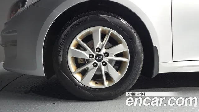 Kia K5 2017 thumb 2