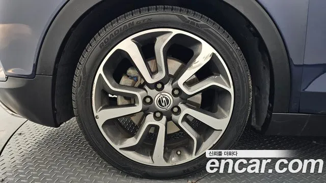 KGM Tivoli 2015 thumb 6