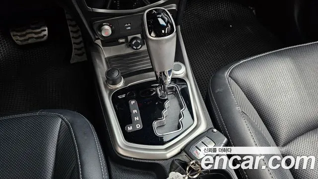 KGM Tivoli 2015 thumb 4