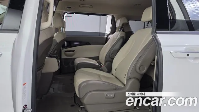 Kia Carnival 2021 thumb 7