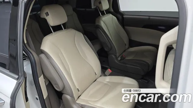 Kia Carnival 2021 thumb 12