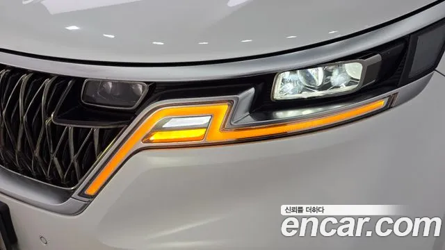 Kia Carnival 2021 thumb 2