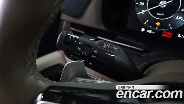 Kia Carnival 2021 thumb 10