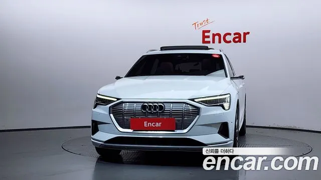 Audi e-tron 2021 thumb 11
