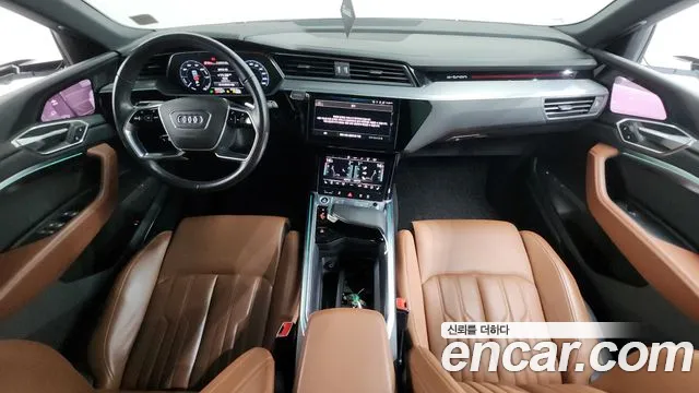 Audi e-tron 2021 thumb 6