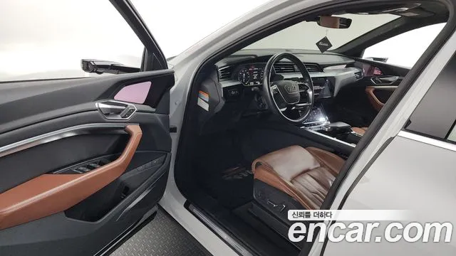 Audi e-tron 2021 thumb 3