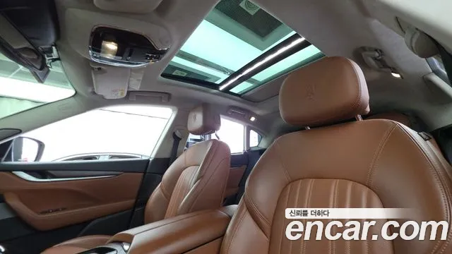 Maserati Levante 2016 thumb 8