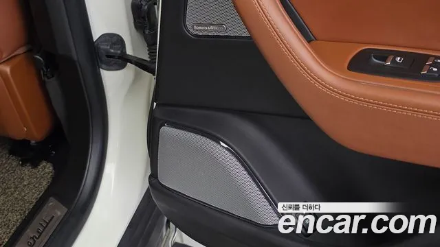 Maserati Levante 2016 thumb 9