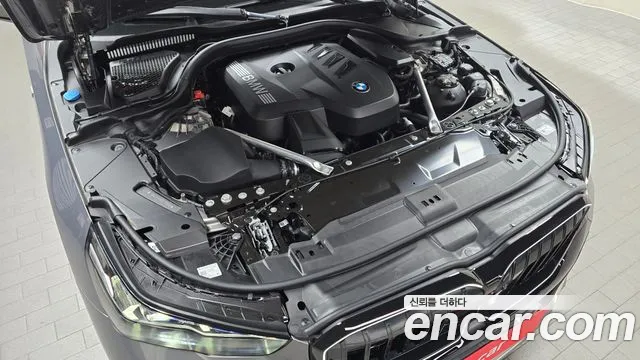 BMW 5 серии 2025 thumb 2