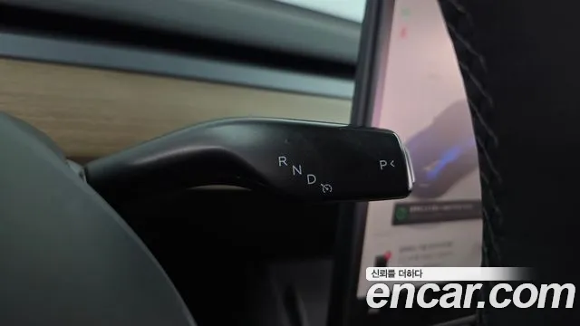 Tesla Model Y 2025 thumb 11
