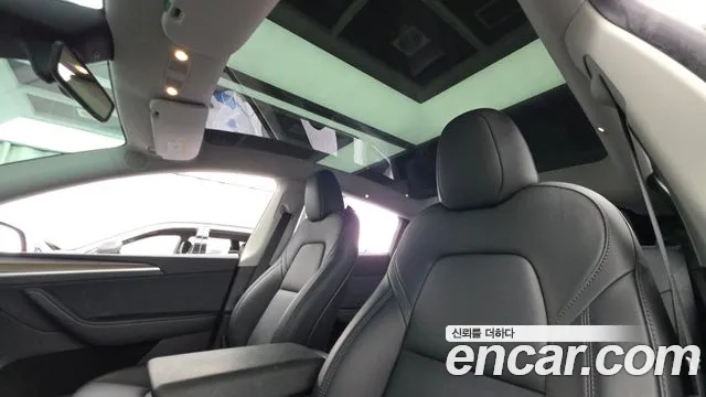 Tesla Model Y 2025 thumb 9