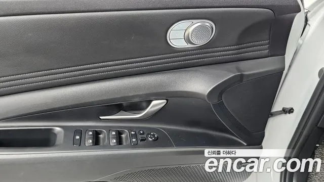 Hyundai Elantra 2022 thumb 6