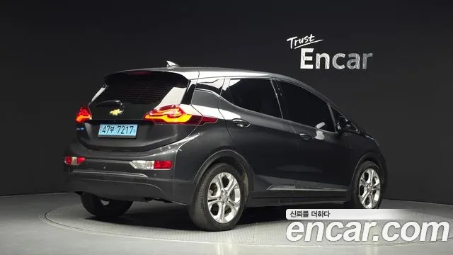 Chevrolet Bolt EV 2018 thumb 2