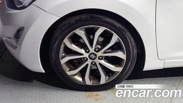 Hyundai Elantra 2013 thumb 12