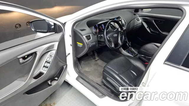 Hyundai Elantra 2013 thumb 3