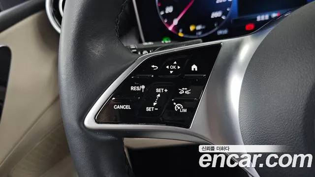 Mercedes-Benz GLC 2024 thumb 3
