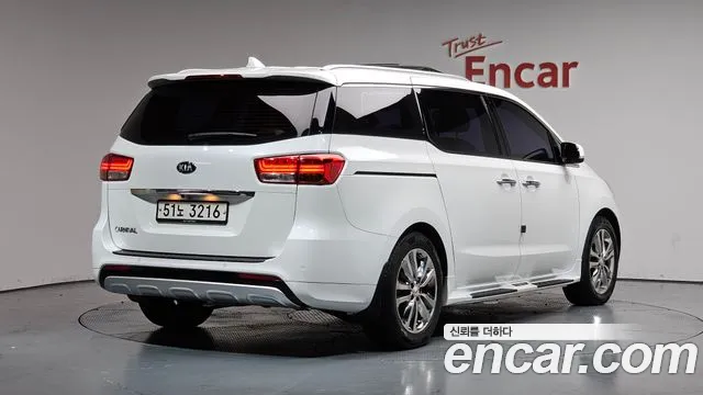 Kia Carnival 2017 thumb 9