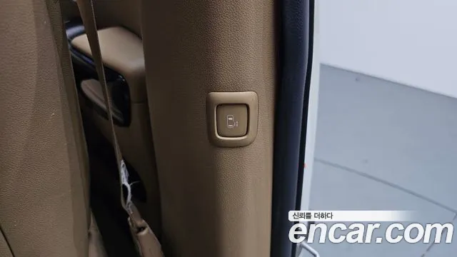 Kia Carnival 2017 thumb 5