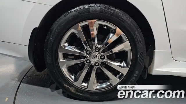 Kia Carnival 2017 thumb 12