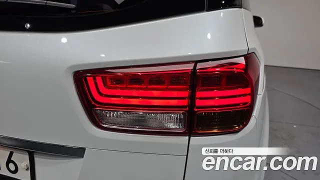 Kia Carnival 2017 thumb 4